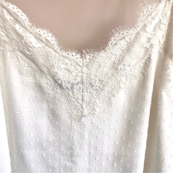 🎄Abercrombie Ivory Lace Cami - Picture 3 of 7